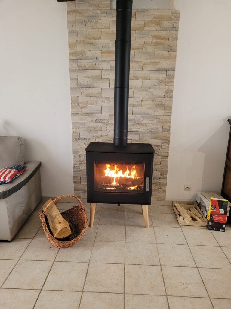 Installation Poêle à Bois à Thérines | Joudon Plomberie Chauffage